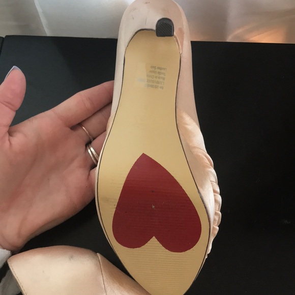 Womanly heels - Picture 5 of 5